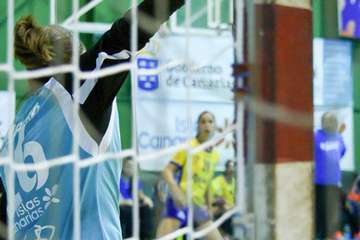 Trabajada victoria del Rocasa ante el Valladolid (26-22) (Foto TA)